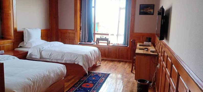 香格里拉萨松布民宿图片