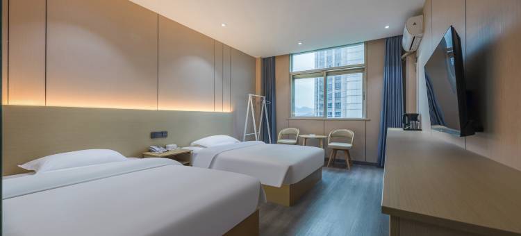 逸宿轻居酒店(临海崇和门店)图片