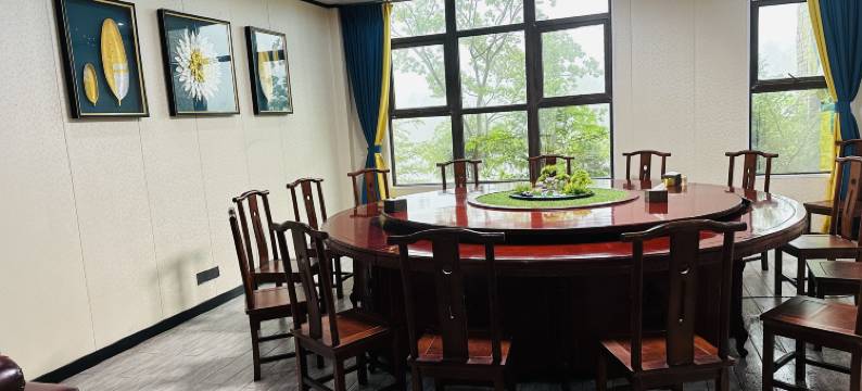 阿依林海红豆杉酒店图片