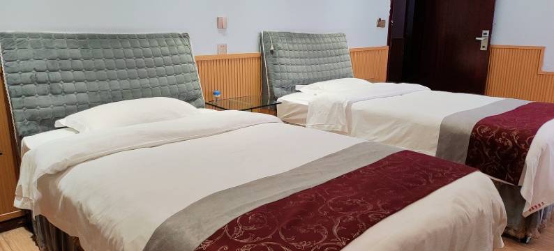 荣县月亮弯酒店图片