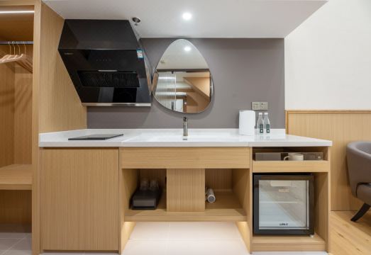 City with  Dightinn Hotel Overview