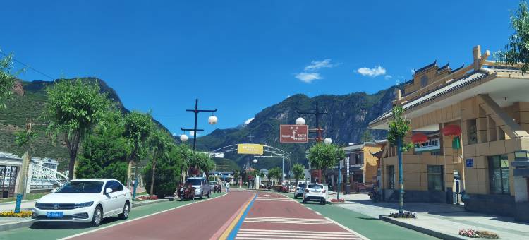 临潭馨岳大酒店图片