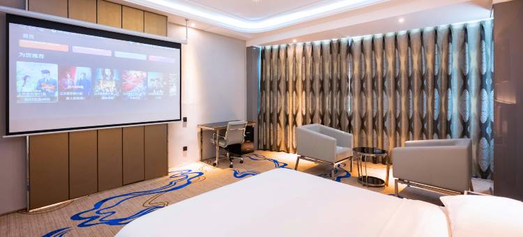 深蓝数码酒店(烟台火车站滨海广场店)图片