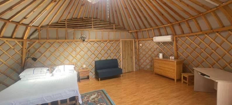 火山草原查干敖包度假营图片