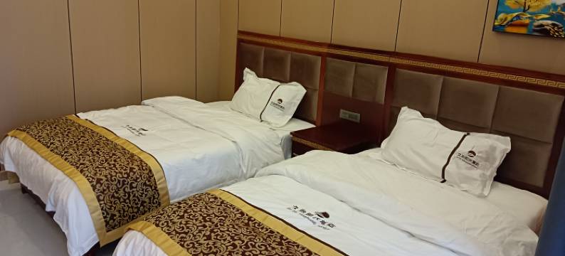 久治阳光酒店图片