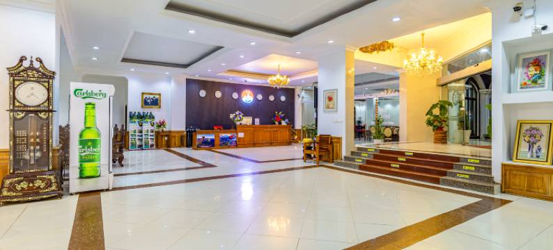 丽莎龙纳匡酒店(在市中心店旁边是南松河——酒吧泳池无限畅游)(Lisha Roungnakhone Hotel)图片