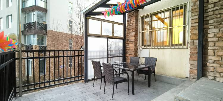 盛夏里民宿(长白山雪绒花驯鹿园店)图片