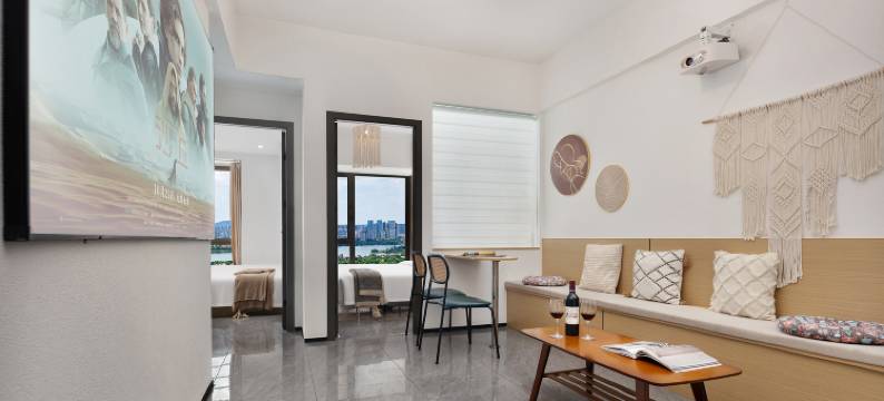 一眠汀江景民宿(长沙五一广场IFS国金中心店)图片