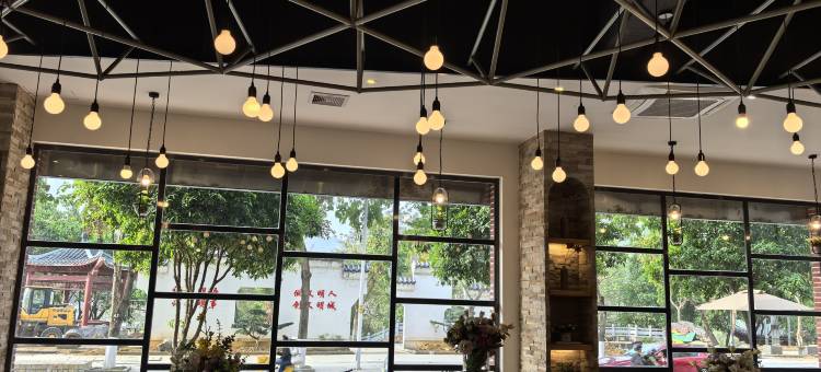 河池市宜州区畔江景舍酒店(宜州龙江二桥店)图片