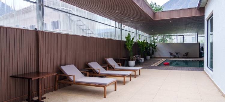 寄情山水间温泉度假酒店图片