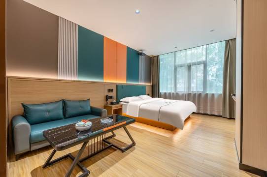 汕尾君怡轻居酒店(二马路美食街店)