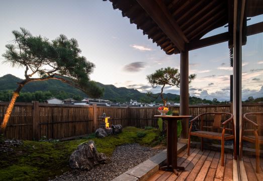 Huangshan Yincijian Homestay (Chengkan Scenic Area) over view