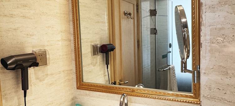 雷神电竞酒店(山东路五四广场店)图片