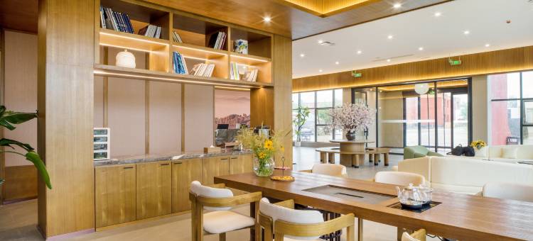 晖廷云居酒店(赤峰乌兰布统景区店)图片