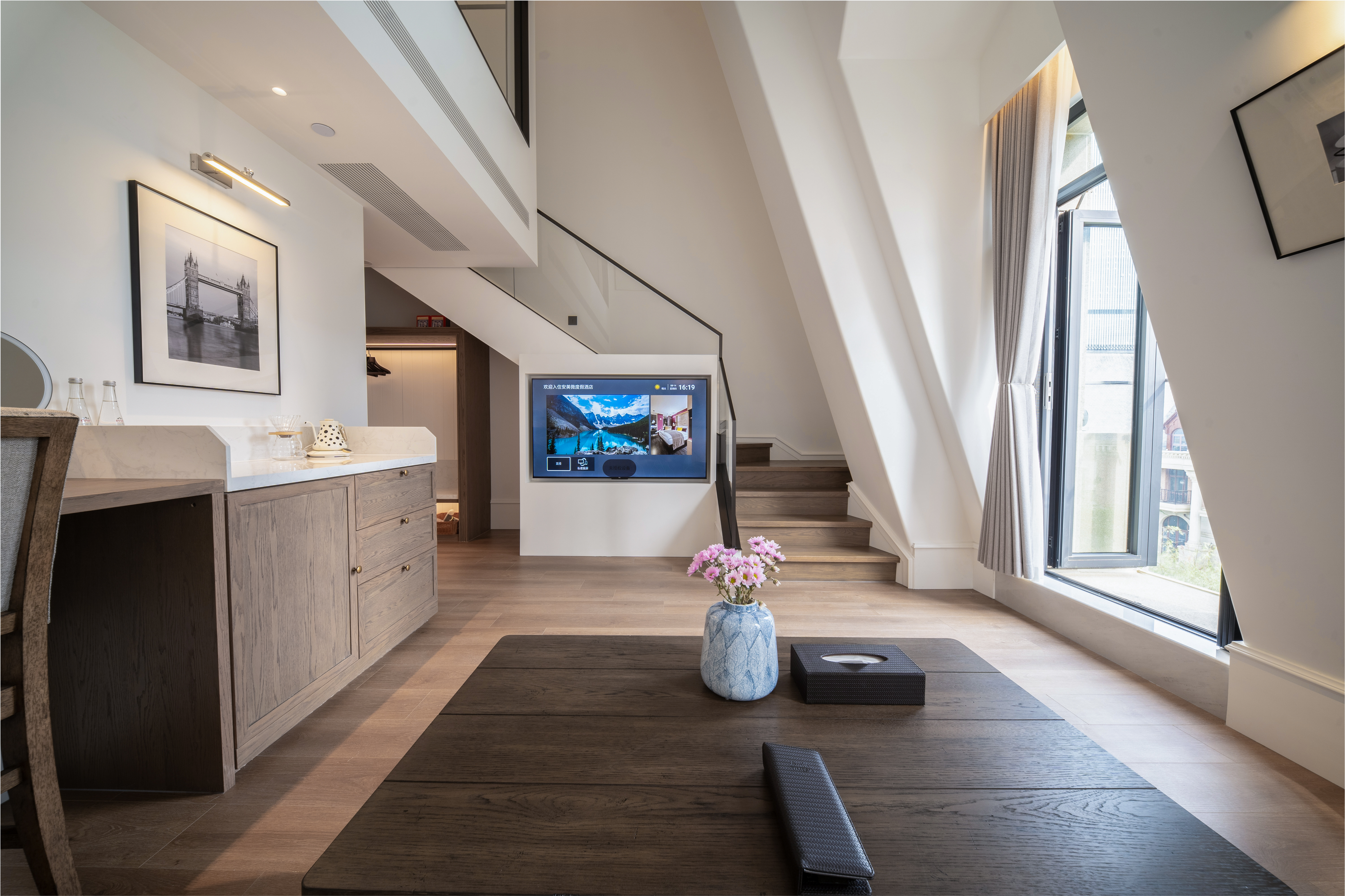 Ami½ Anmei Hotel Over view