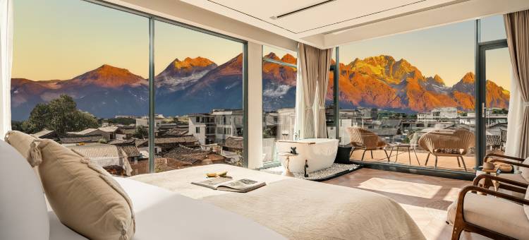 丽江玉雪逸境雪山观景度假酒店丨日照金山全景度假(白沙古镇店)图片