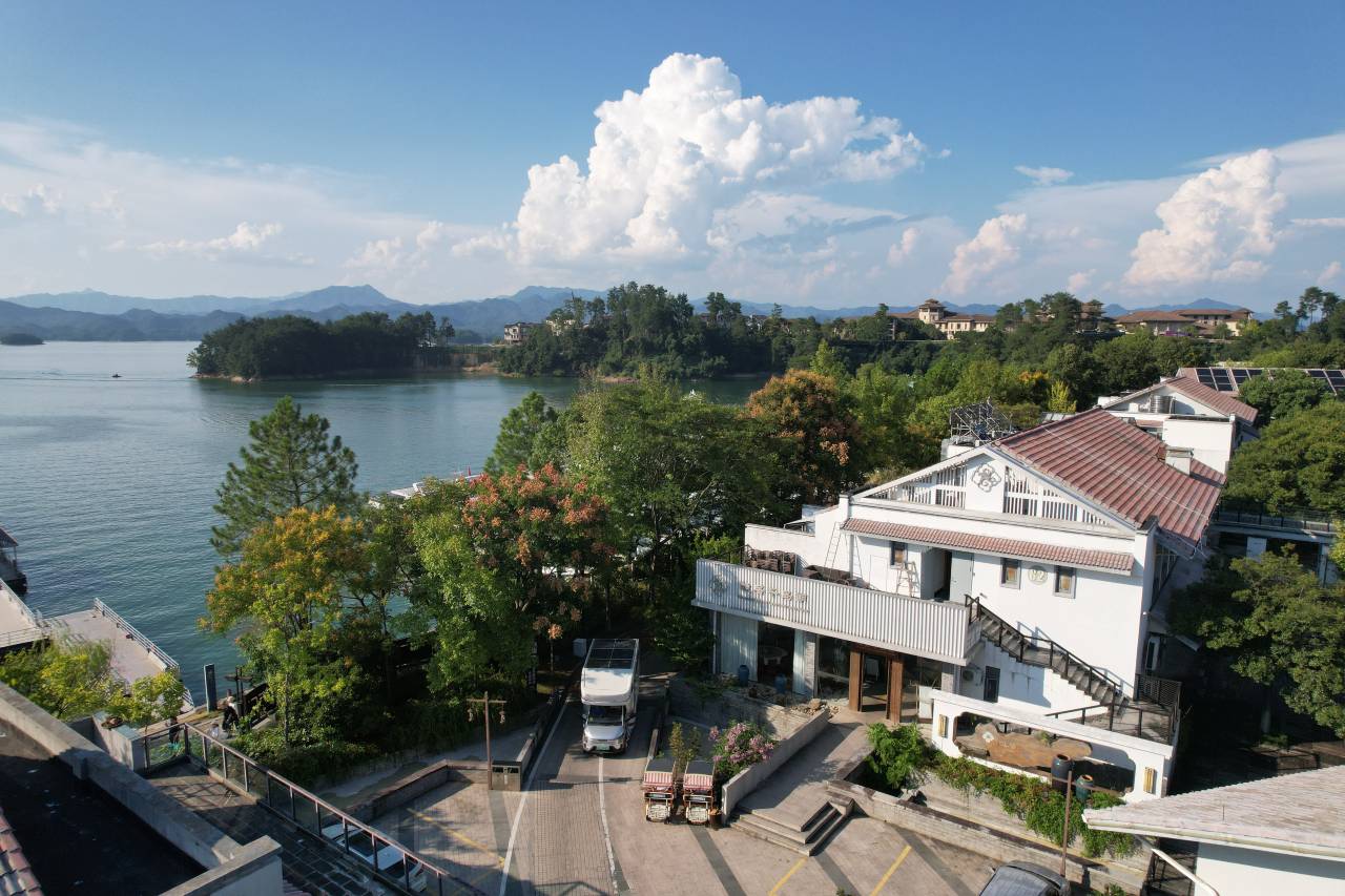 千岛湖隐居酒店(中心湖景区店)图片