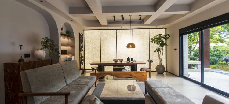 吾以溪右 · Creekside庭院度假民宿(三宝国际陶艺村店)图片