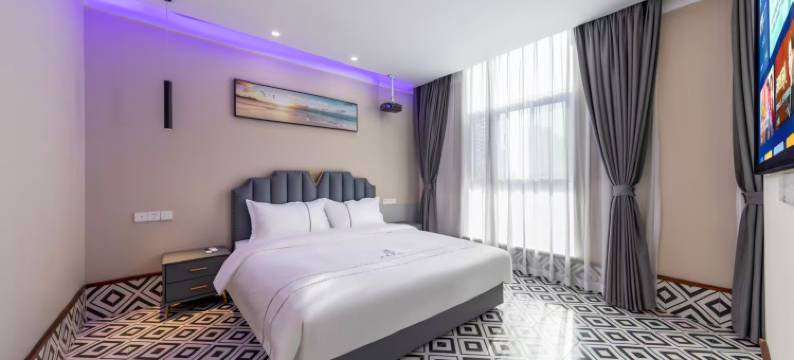 花开半夏MidSun轻奢酒店(临沂启阳国际机场店)图片