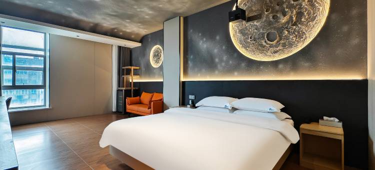 轻鯊酒店(镇江红豆广场江苏大学店)图片