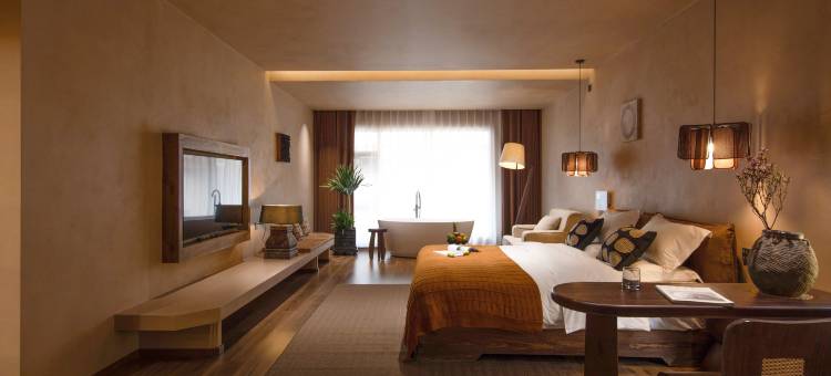 香格里拉无夏而立设计师民宿(独克宗古城店)图片