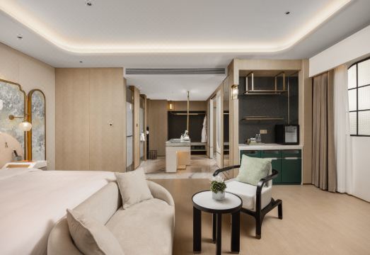 Qichun Wanda Yihua Hotel Hotel Overview