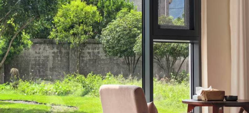 张家界溪畔民宿(天门山索道店)图片