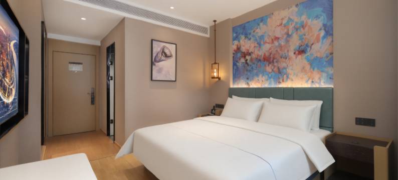 白玉兰酒店(洛阳龙门高铁站泉舜购物中心店)图片