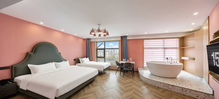 花筑·山月栖秋酒店(长白山西景区旅游服务中心店)图片