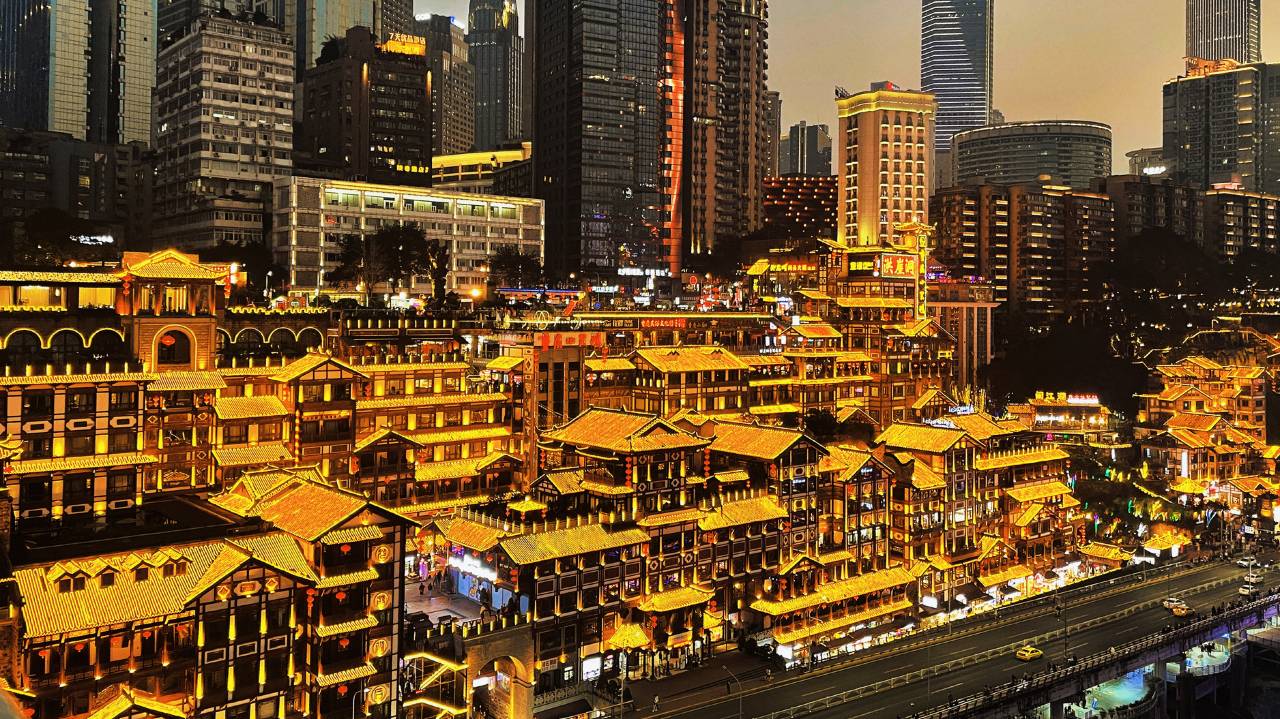 重庆解放碑八一广场亚朵酒店图片