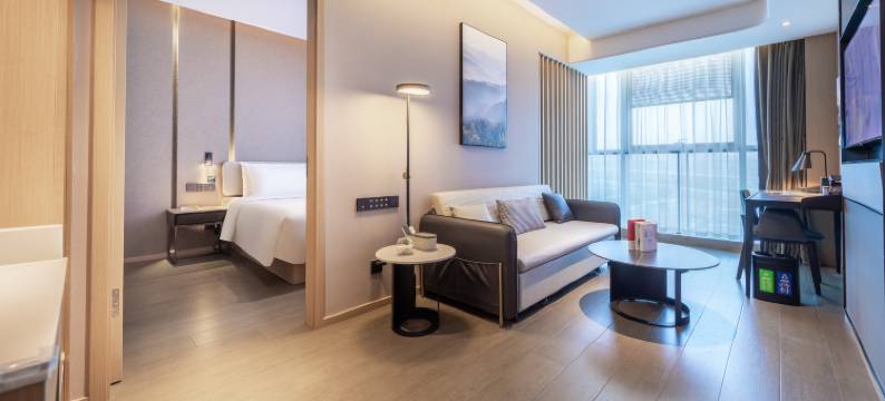 济南旅游路文旅城亚朵酒店图片