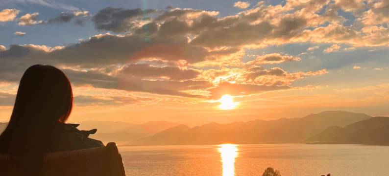 泸沽湖默·半山全湖景度假民宿(大落水村店)图片
