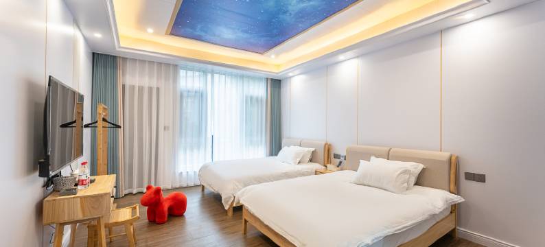 六十六号民宿(OMG心跳乐园店)图片