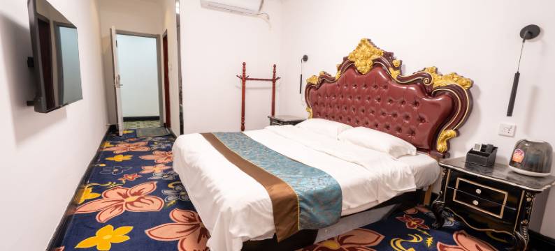 前程宾馆(青岛台东步行街店)图片