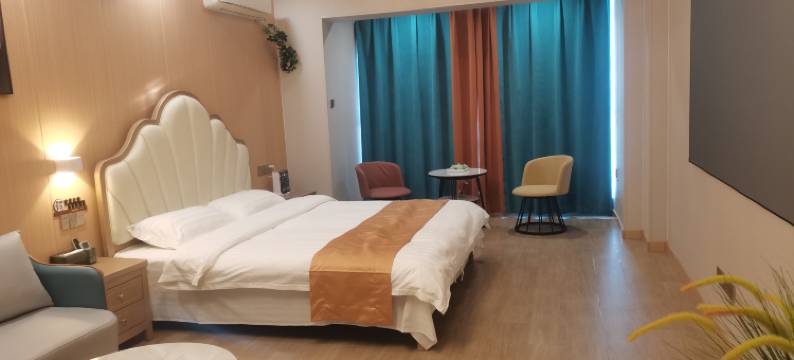 椿见观影酒店(开元大道创智广场店)图片