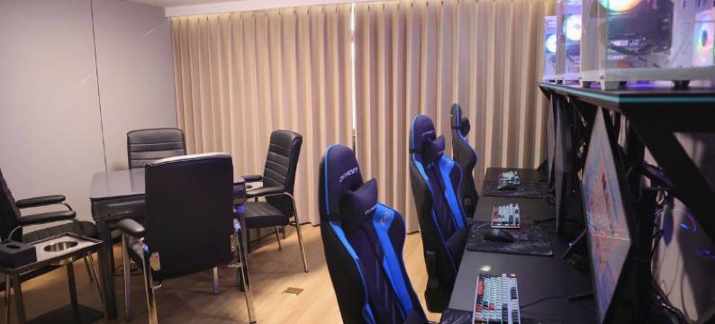 凤栖梧电竞酒店(屈子生态公园店)图片