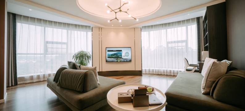 乐山广寒宫酒店(乐山高铁站嘉兴路美食街店)图片