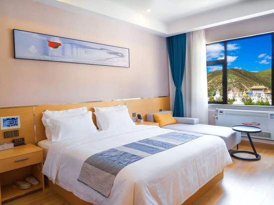 色达云上逸居酒店(洛若游客集散中心店)