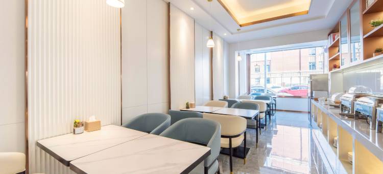 白玉兰酒店(天津北辰宜兴埠北地铁站店)图片