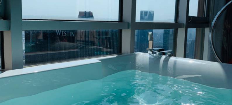 M58·高空日落酒店(重庆解放碑云端之眼店)图片