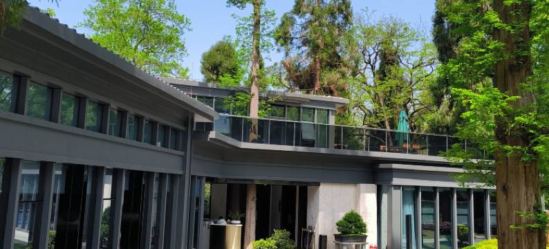 十二山居(贵阳龙洞堡机场森林公园店)图片