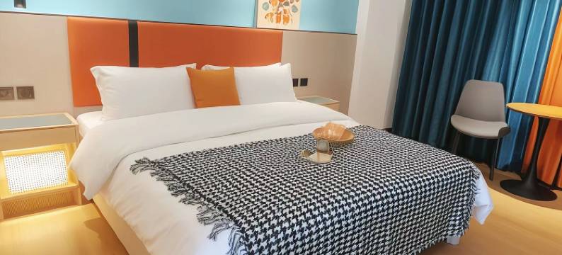 瑞丽耀生酒店(财富广场店)图片