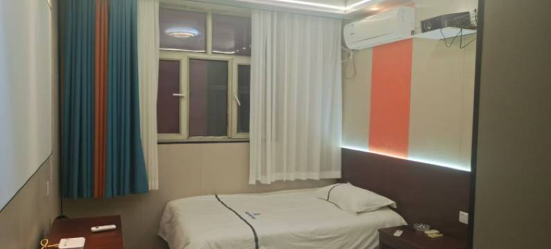 乌鲁木齐丽嘉快捷宾馆(高新万达广场店)图片