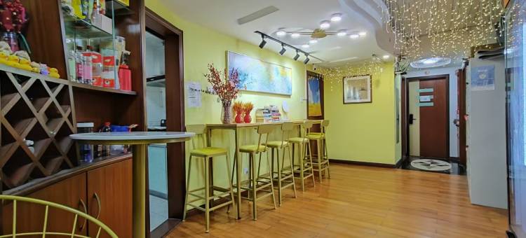 深圳百香苑女子青年旅舍(福田岗厦北地铁站店)图片