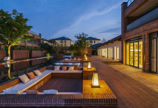 上海朱家角珠溪里舍外景图