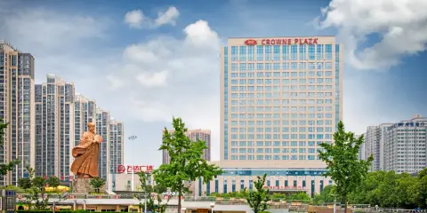 襄陽富力皇冠假日酒店(諸葛亮廣場萬達廣場店)