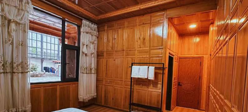 香格里拉酥油花民宿图片