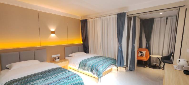 康定情城宽舍民宿(情歌广场店)图片