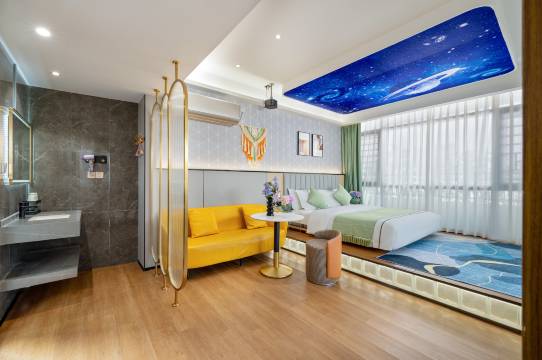 佛山泊梦青居影院民宿(清晖园华盖步行街店)