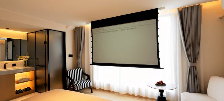 Meet·屋上月白轻奢美宿(大理古城店)图片